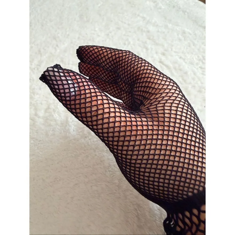 Black Lace & Fishnet Gloves with Bow Detail – NWOT